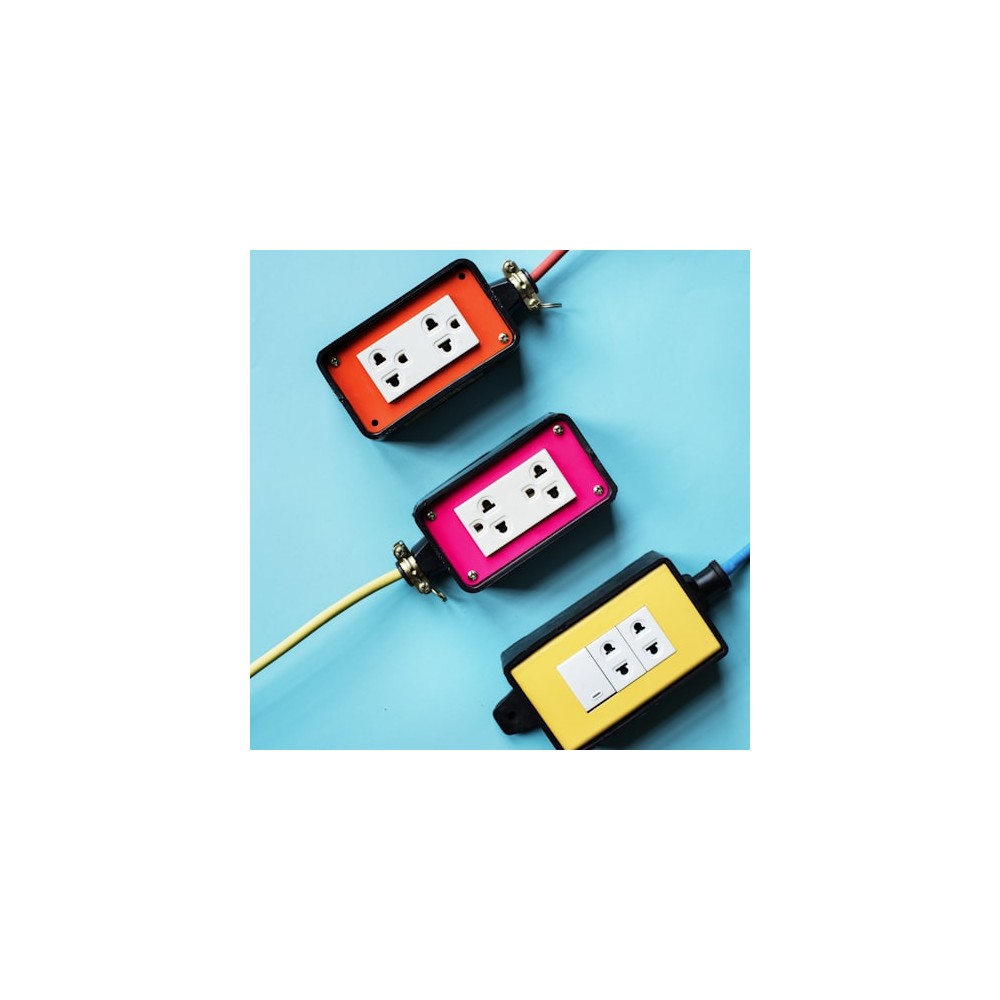 NEMA 6-15P/C13 M/F POWER CBL NEMA 6-15P/C13 M/F POWER CBL